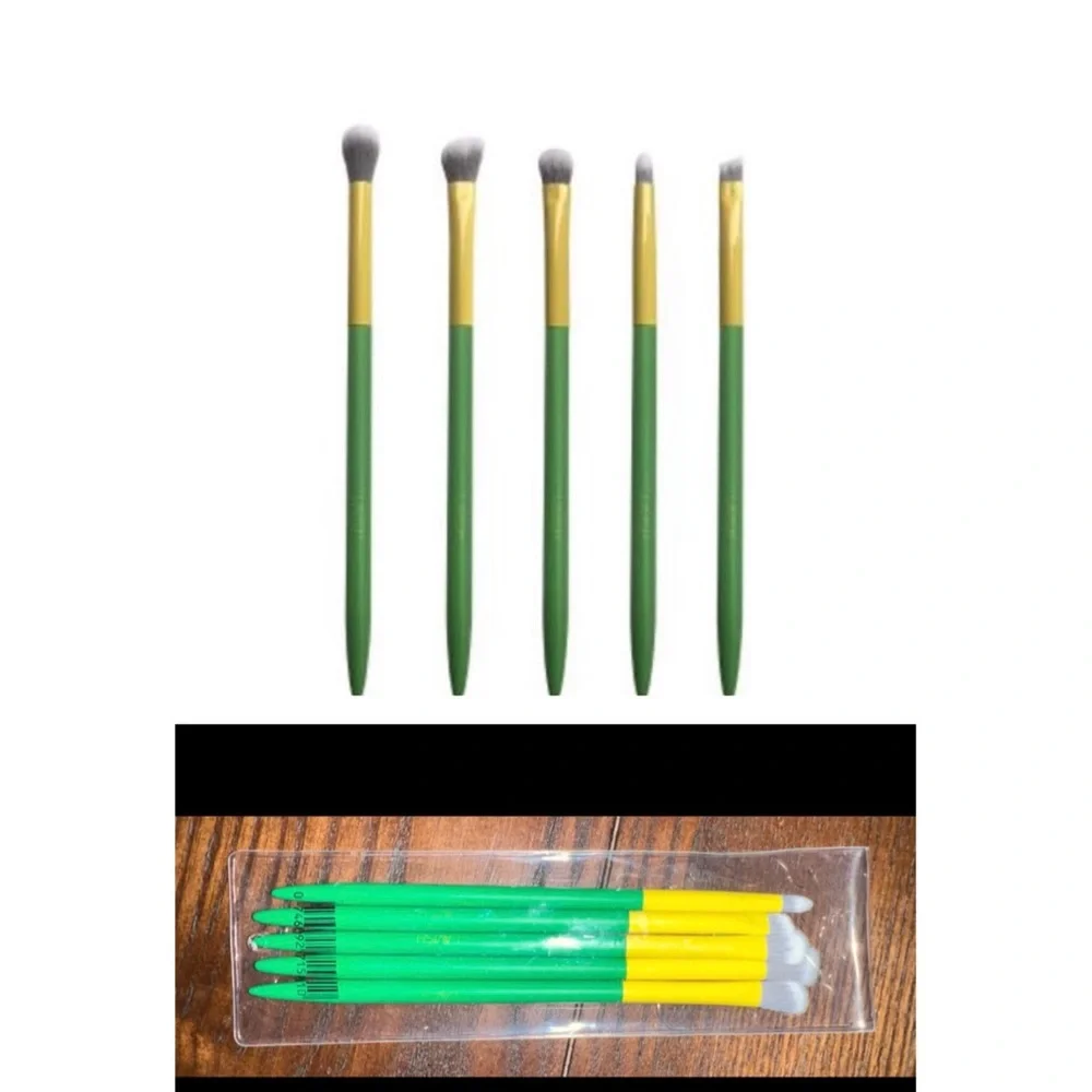 $6 NEW LAVISH MAKEUP BRUSHES $6 WHEN BUNDLED WITH 3 OR MORE ITEMS